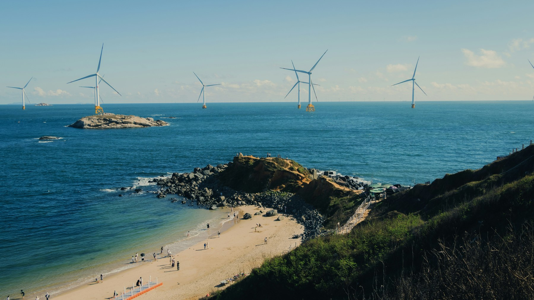 Floating wind's backers press governments as first projects hit cost friction